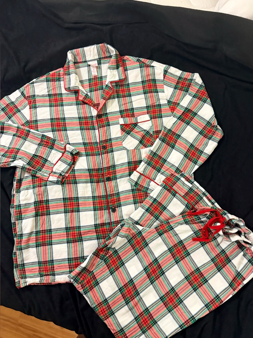 Posted now
Men's Plaid Pajama Long Sleeve Button top elastic drawstg Pants  XL